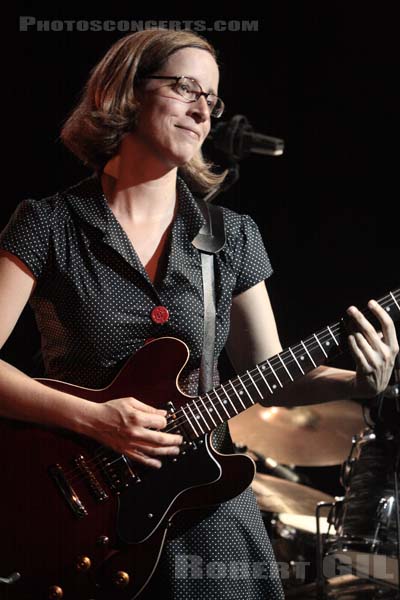 LAURA VEIRS - 2007-04-24 - PARIS - La Maroquinerie - 